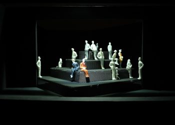 Szenografie Janica Smija Bühnenbild, Die Nashörner, Theater D
