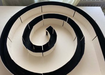 Szenografie Janica Smija, Ausstellungsdesign Unsichtbar, Modell Entwurf Abschlussarbeit Design Master