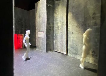 Szenografie Janica Smija, Ausstellungsdesign Unsichtbar, Modell Entwurf Abschlussarbeit Design Master